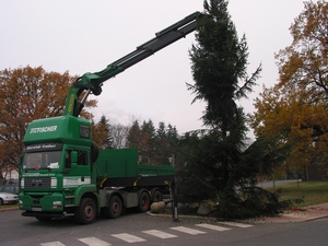 LKW  mit  Ladekran